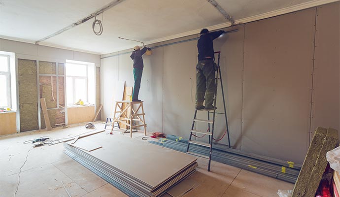 Installing plasterboard